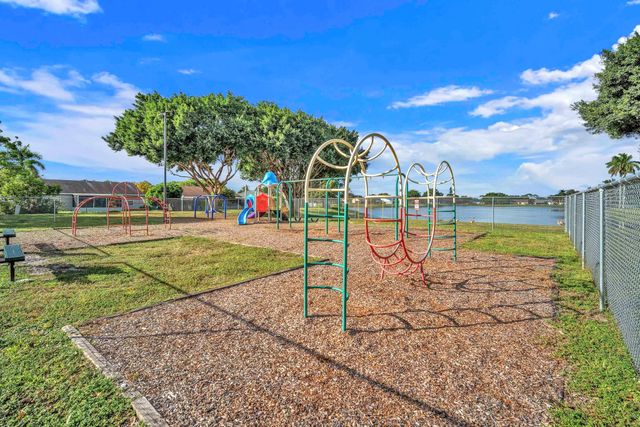 5235 Edgewood Drive, Lake Worth, FL 33467