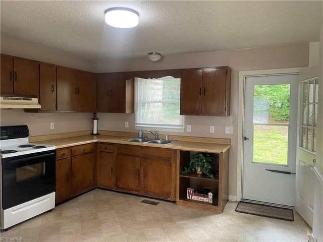 411 Kern Street, Thomasville, NC 27360