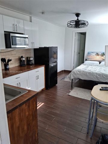 1000 SW 3rd Ave b, Hallandale Beach, FL 33009