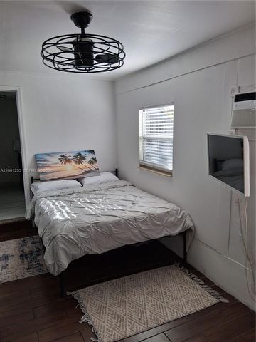 1000 SW 3rd Ave b, Hallandale Beach, FL 33009