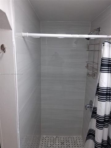 1000 SW 3rd Ave b, Hallandale Beach, FL 33009