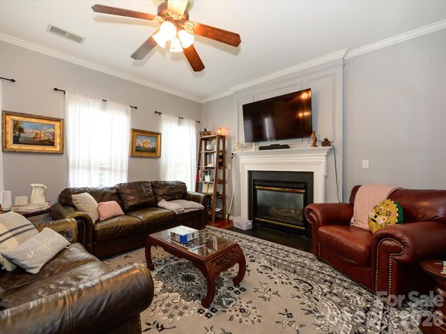 6815 Tanners Creek Drive, Huntersville, NC 28078