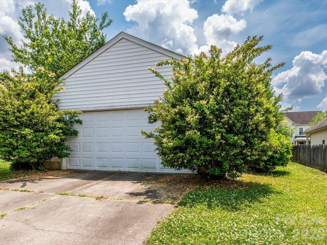6815 Tanners Creek Drive, Huntersville, NC 28078