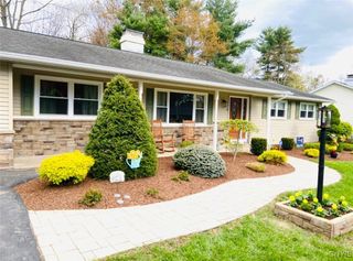 8 Chateau Drive, Whitestown, NY 13492