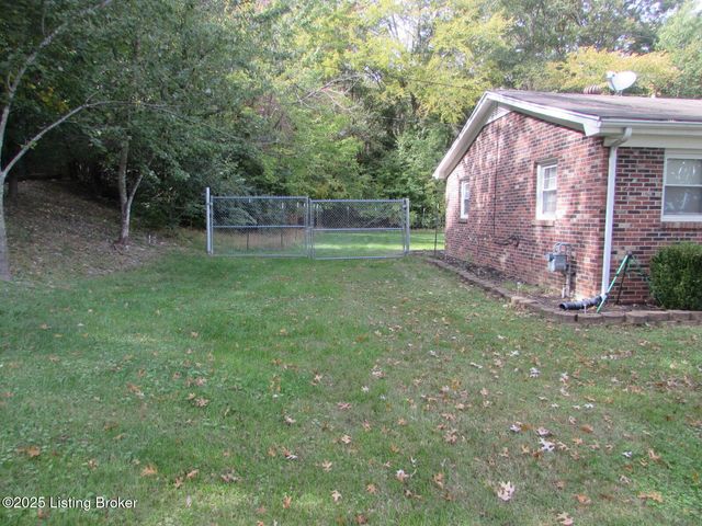 174 W Joyce Ln, Brooks, KY 40109
