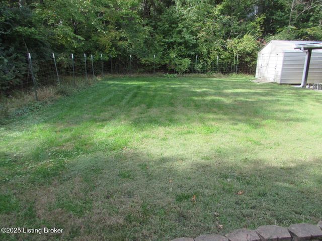 174 W Joyce Ln, Brooks, KY 40109