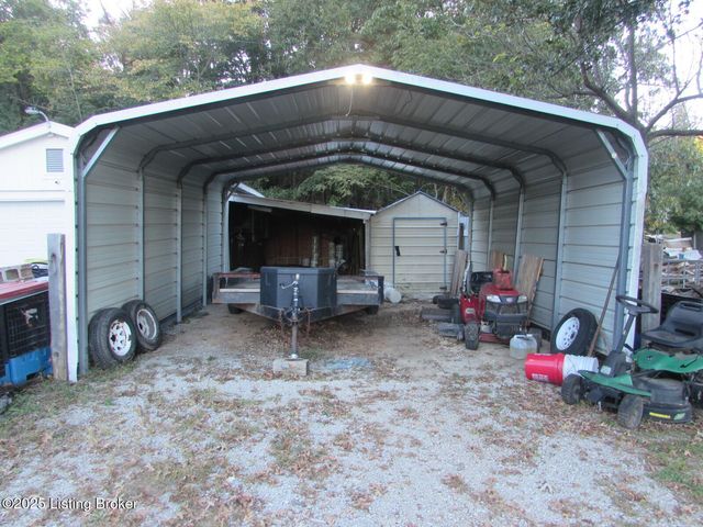 174 W Joyce Ln, Brooks, KY 40109