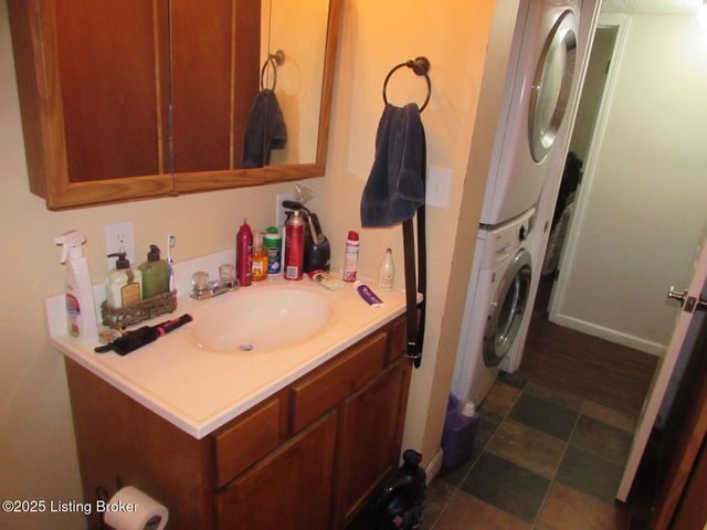 174 W Joyce Ln, Brooks, KY 40109
