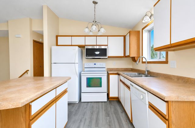 1896 Huntington Lane, West Fargo, ND 58078