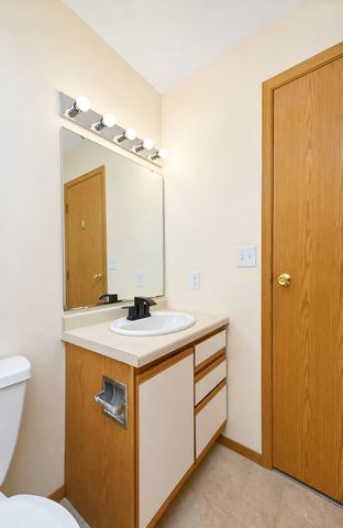 1896 Huntington Lane, West Fargo, ND 58078