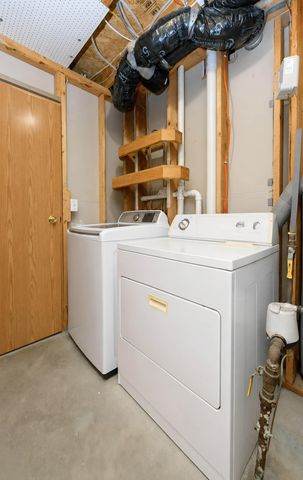 1896 Huntington Lane, West Fargo, ND 58078