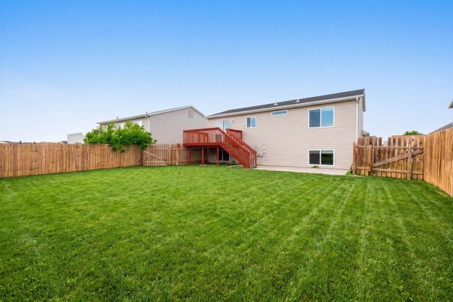 1896 Huntington Lane, West Fargo, ND 58078