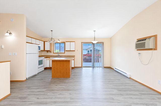 1896 Huntington Lane, West Fargo, ND 58078