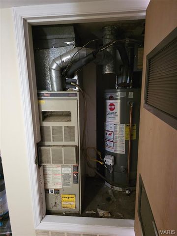 330 Chapel Ridge Drive G, Hazelwood, MO 63042