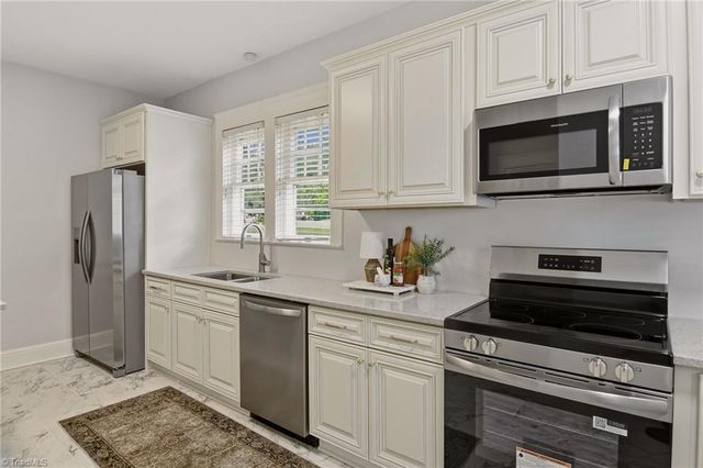 4635 Shattalon Drive, Winston-salem, NC 27106