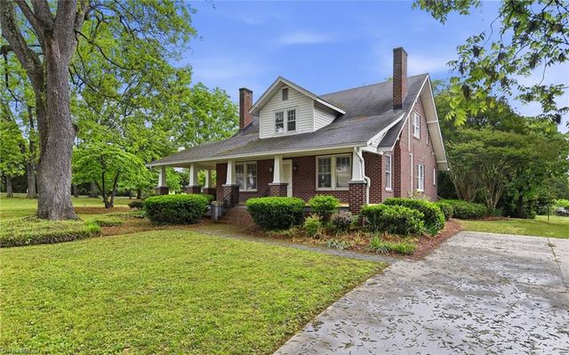 4635 Shattalon Drive, Winston-salem, NC 27106