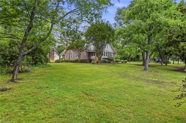 4635 Shattalon Drive, Winston-salem, NC 27106