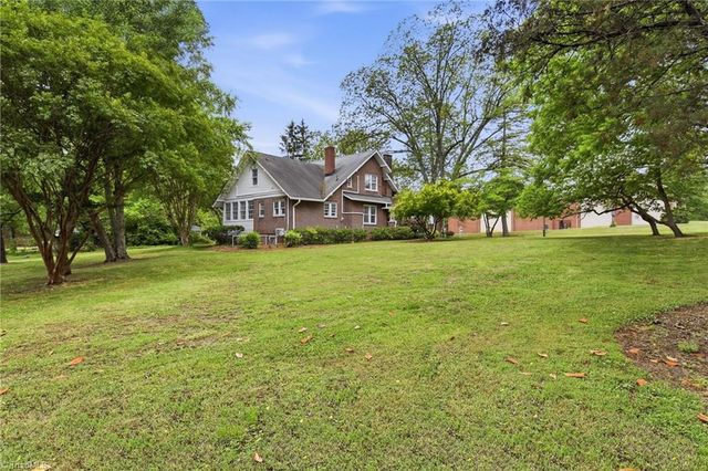 4635 Shattalon Drive, Winston-salem, NC 27106