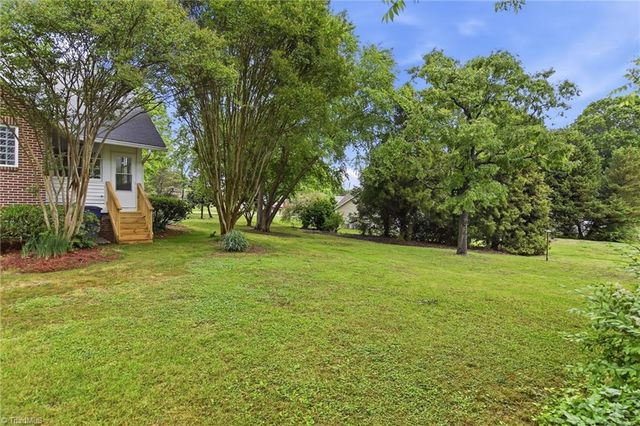4635 Shattalon Drive, Winston-salem, NC 27106