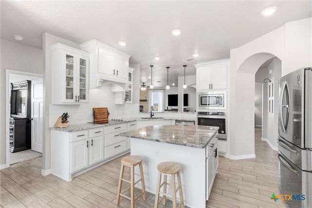 1708 Meadow Crest Drive, Salado, TX 76571