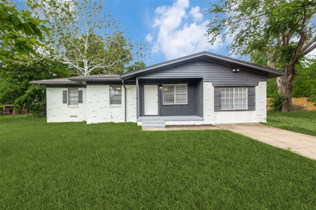 676 Pine Street, Lewisville, TX 75057