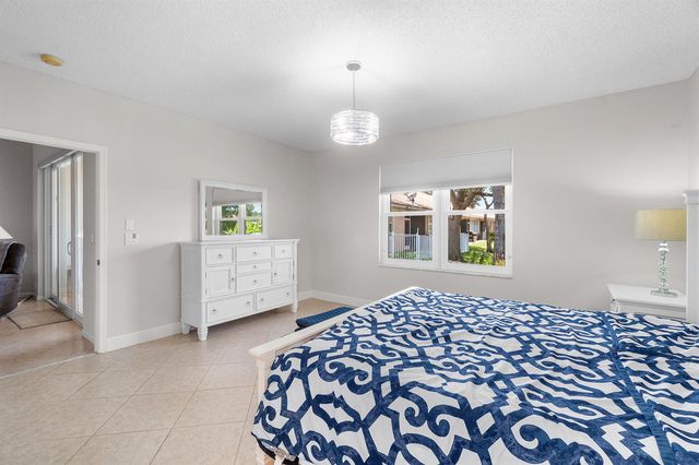 2473 S CORAL TRACE Circle, Delray Beach, FL 33445