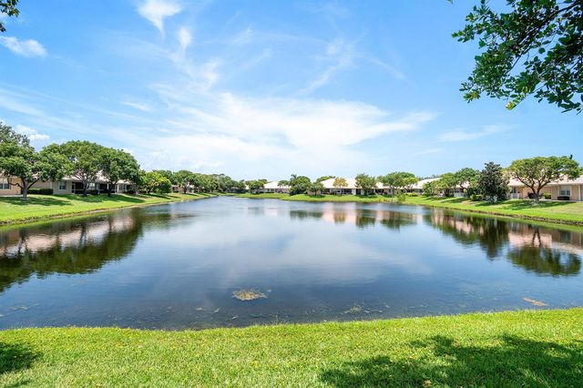 2473 S CORAL TRACE Circle, Delray Beach, FL 33445
