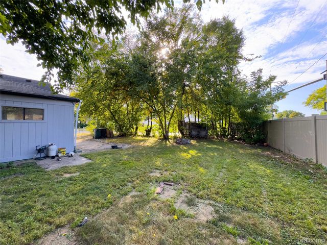 10760 Troy Street, Oak Park, MI 48237