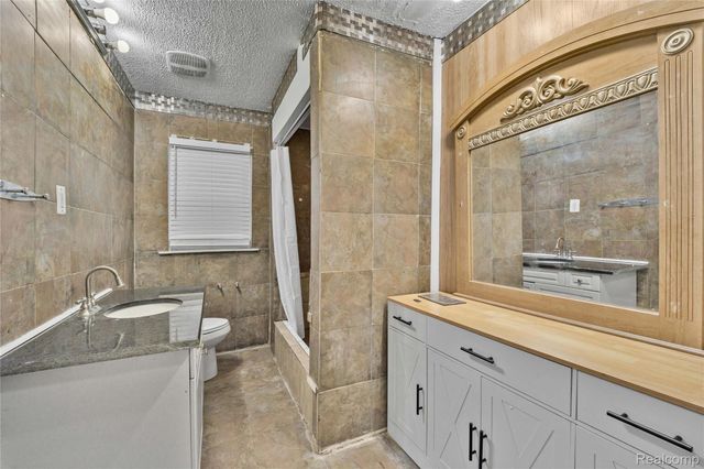 10760 Troy Street, Oak Park, MI 48237