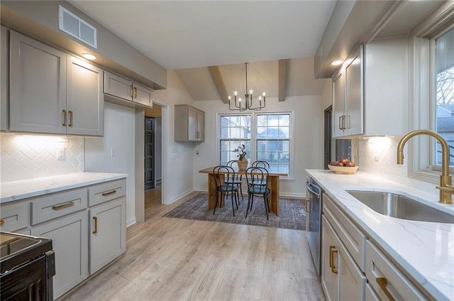 12891 Cambridge Court, Leawood, KS 66209