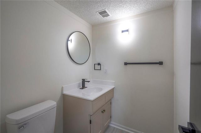 12891 Cambridge Court, Leawood, KS 66209