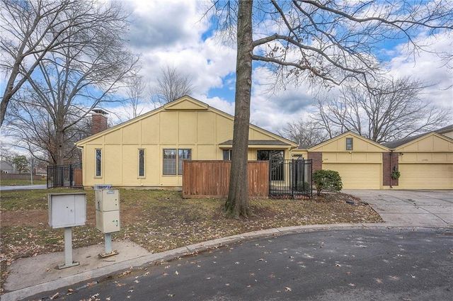 12891 Cambridge Court, Leawood, KS 66209