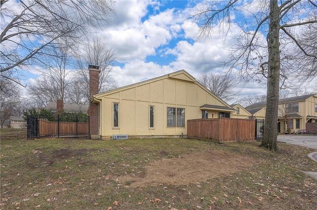 12891 Cambridge Court, Leawood, KS 66209