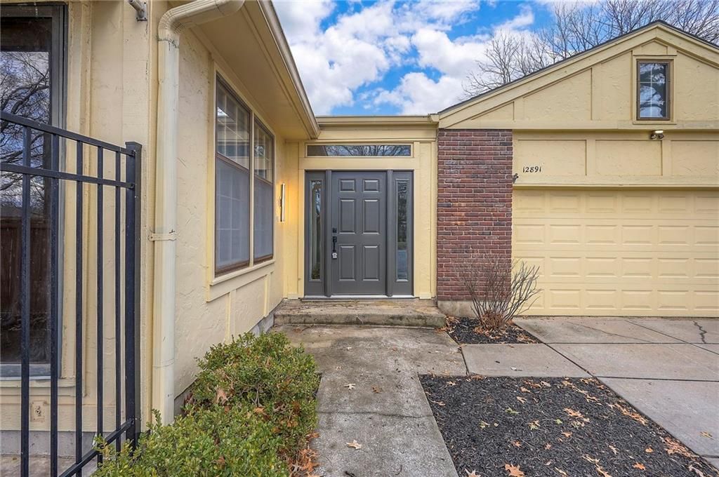 12891 Cambridge Court, Leawood, KS 66209