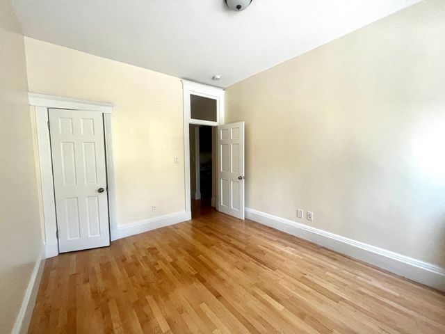 102 Trowbridge Street 2L, Cambridge, MA 02138