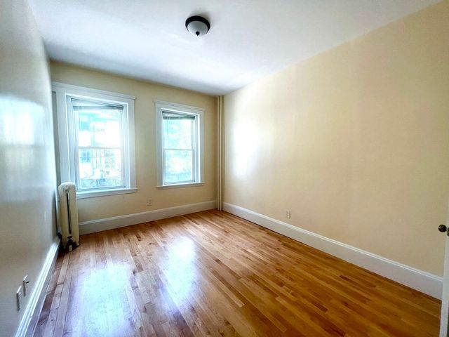 102 Trowbridge Street 2L, Cambridge, MA 02138