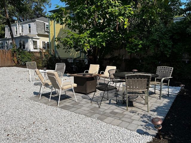 102 Trowbridge Street 2L, Cambridge, MA 02138