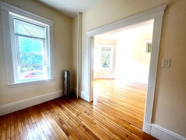102 Trowbridge Street 2L, Cambridge, MA 02138