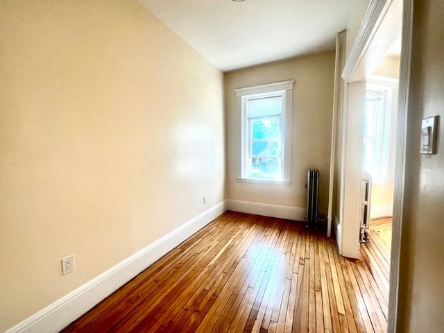 102 Trowbridge Street 2L, Cambridge, MA 02138