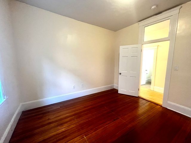 102 Trowbridge Street 2L, Cambridge, MA 02138