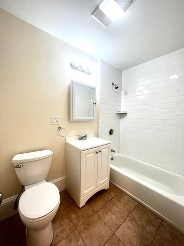 102 Trowbridge Street 2L, Cambridge, MA 02138