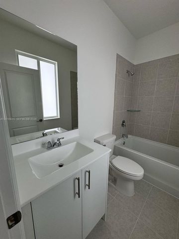 663 SE 13th St Cir, Homestead, FL 33034