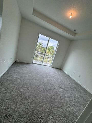 663 SE 13th St Cir, Homestead, FL 33034