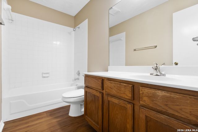 8007 Forest Crossing, Live Oak, TX 78233