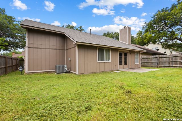 8007 Forest Crossing, Live Oak, TX 78233