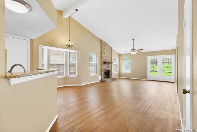 8007 Forest Crossing, Live Oak, TX 78233