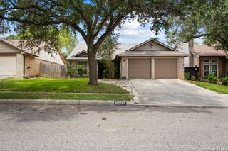 8007 Forest Crossing, Live Oak, TX 78233