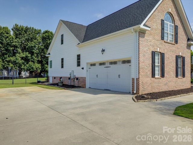 736 Creekbridge Drive, Rock Hill, SC 29732