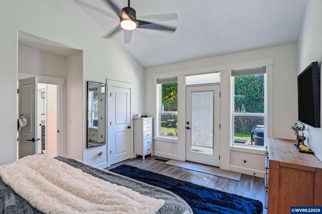 1697 Onyx St NW, Salem, OR 97304