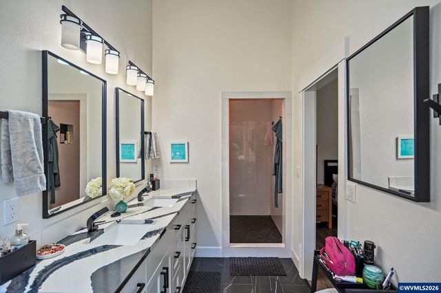 1697 Onyx St NW, Salem, OR 97304